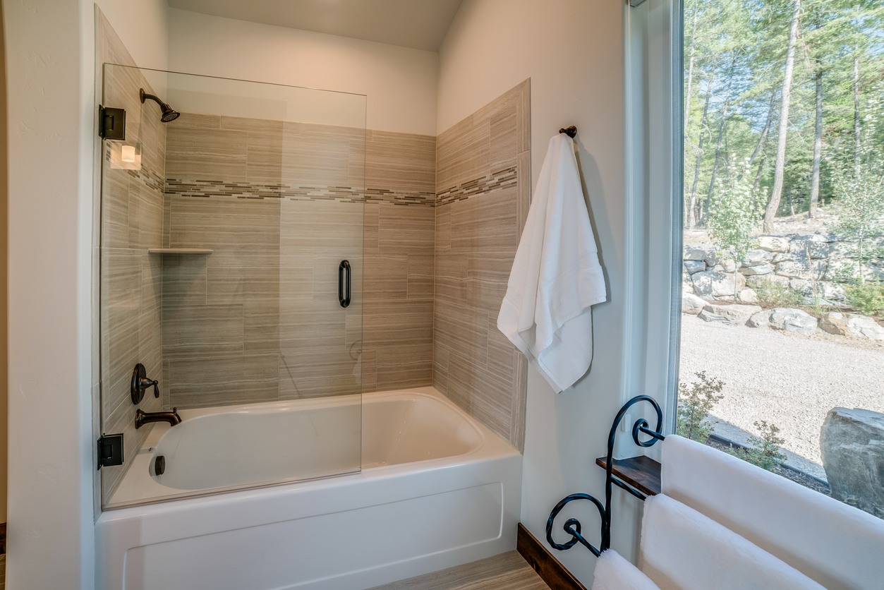 Shower & Tub Repair in Indian River Estates